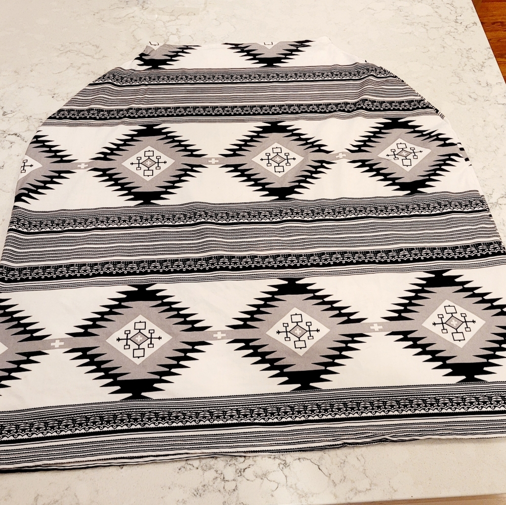 $$$$Aztec print carseat cover